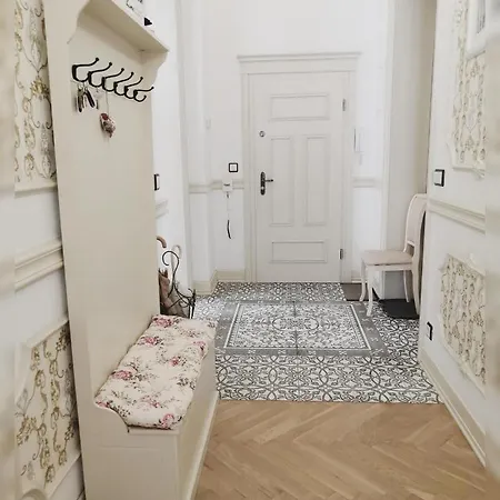 Luxury Nostalgia Apartment *