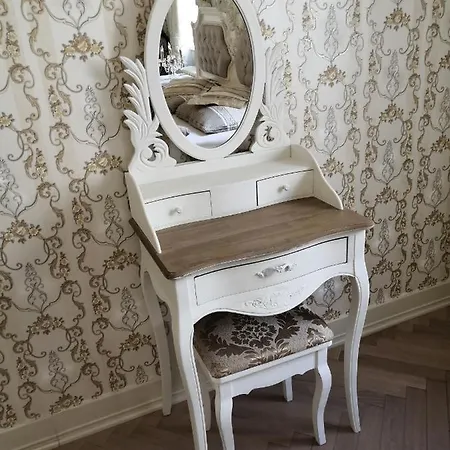 Luxury Nostalgia Apartment