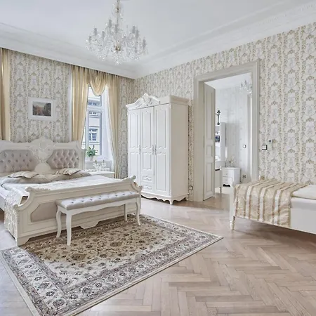 Luxury Nostalgia Apartment *